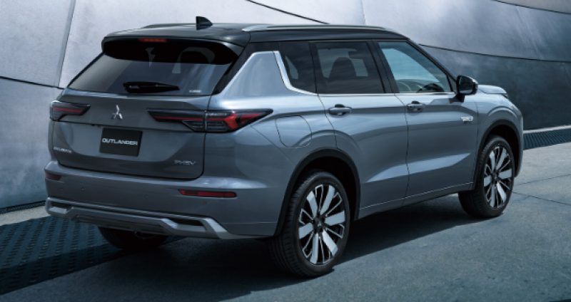 三菱 アウトランダーPHEV の外観
